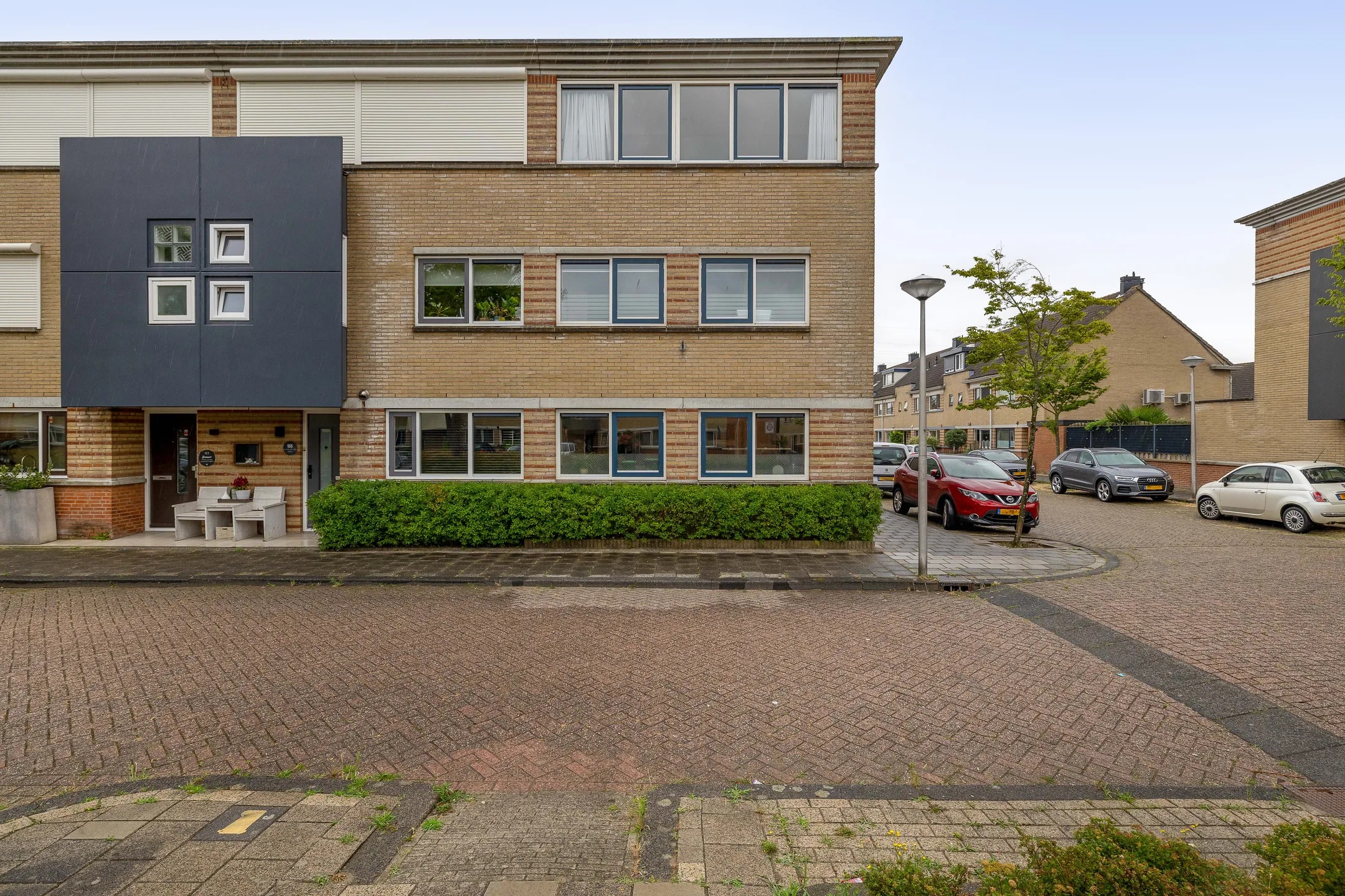 Hoekwoning Jeanne van Schaik-Willingstraat 1 in Spijkenisse