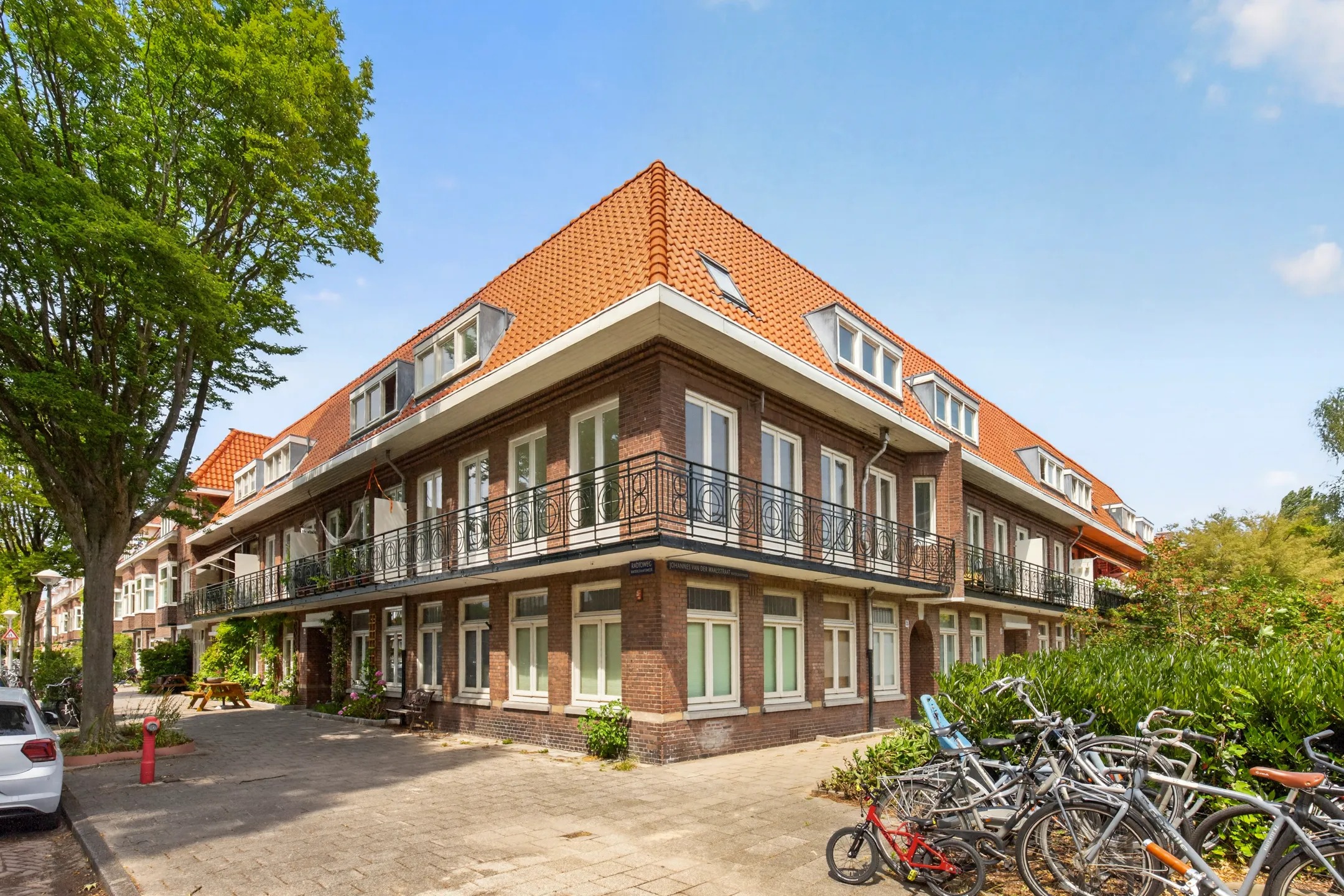 Bovenwoning Johannes van der Waalsstraat 53 1 in Amsterdam