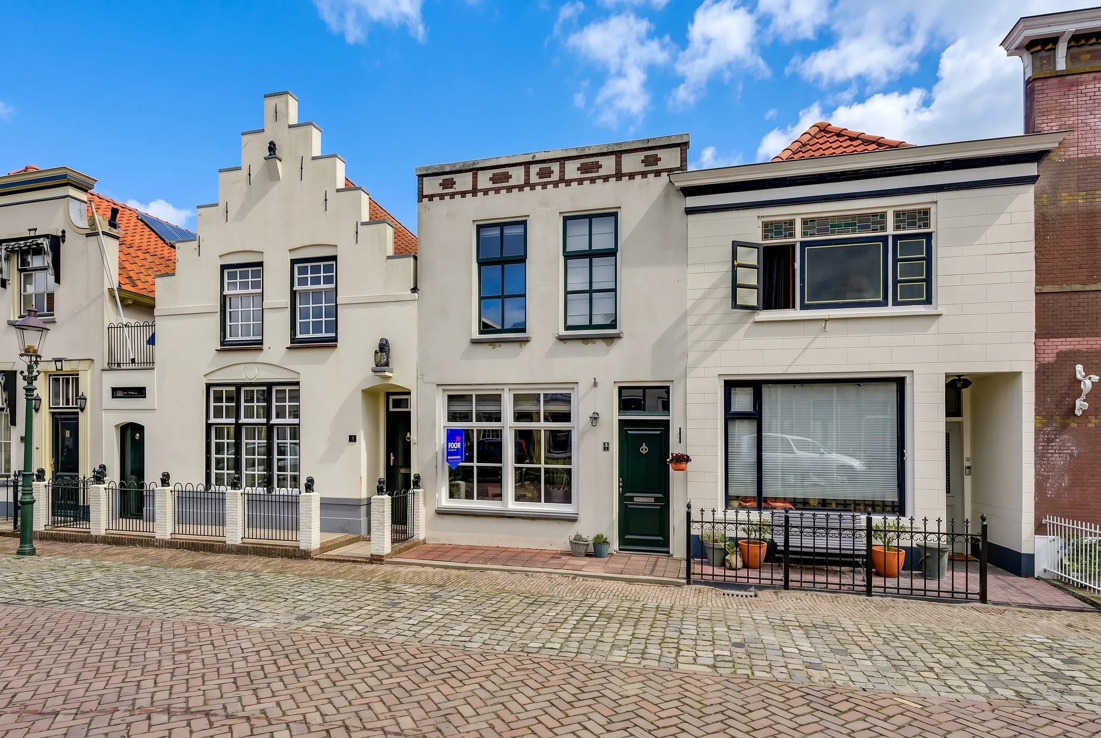 Tussenwoning Voorstraat 24 in Ooltgensplaat