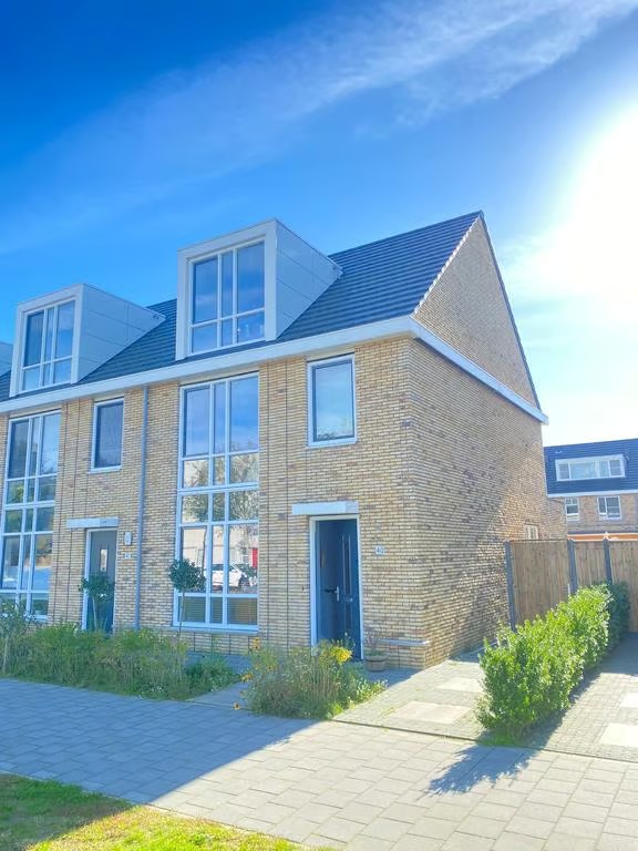 Hoekwoning Jan Sluijterslaan 40 in Haarlem