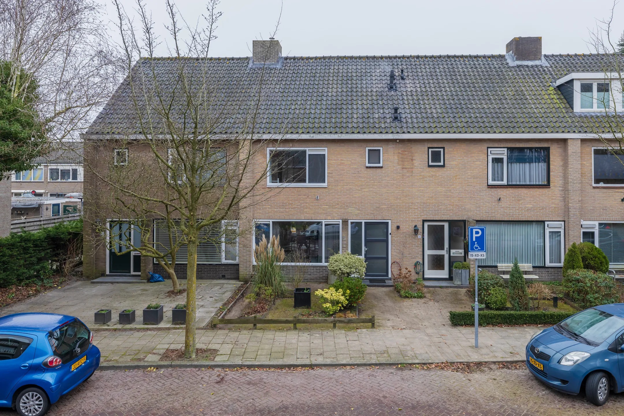 Tussenwoning van den Woudestraat 26 in Warmond
