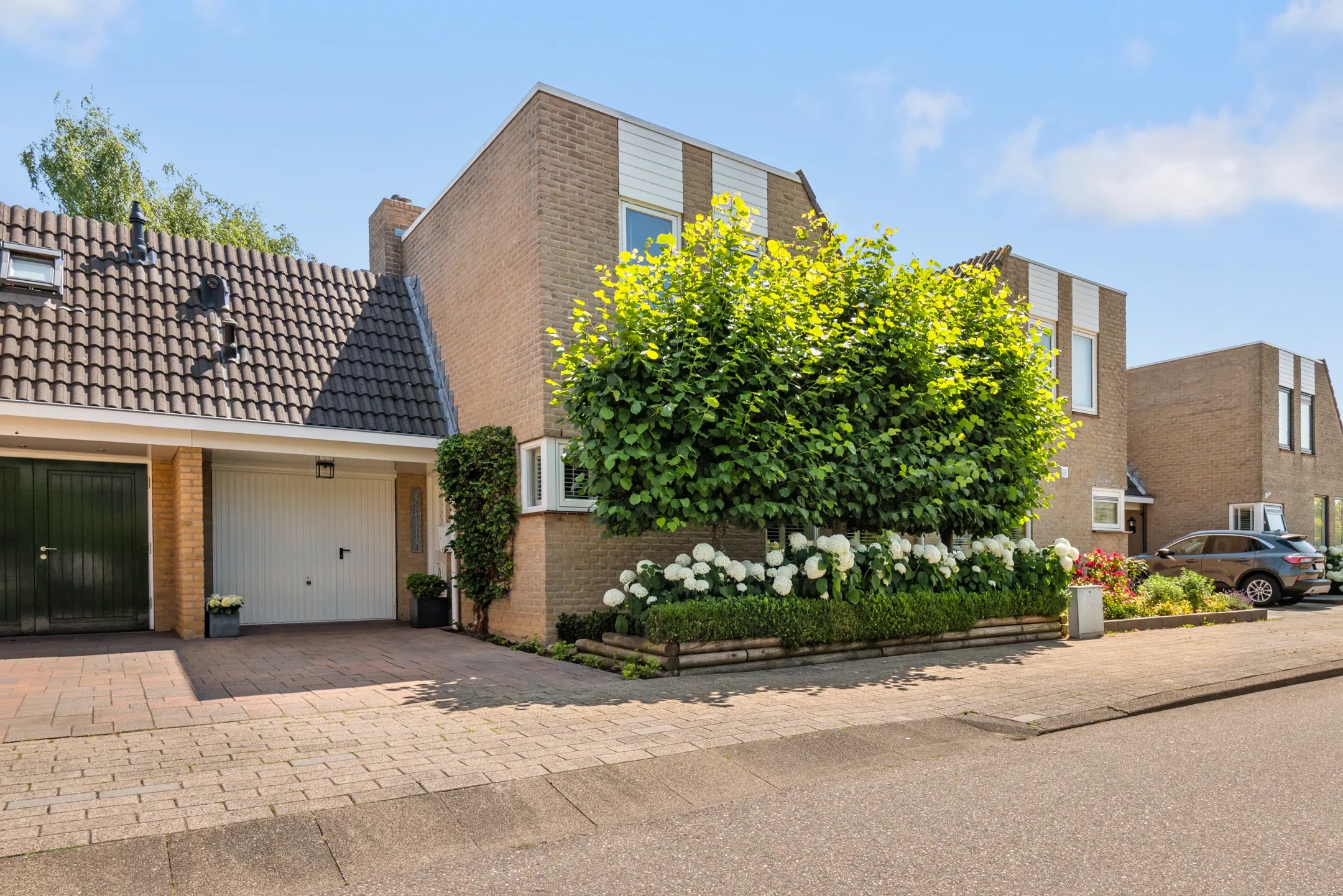 Geschakelde woning Liesbos 98 Hoofddorp