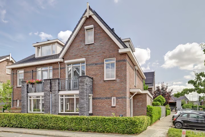 2-onder-1-kapwoning Koningin-Emmalaan 34 in Leersum