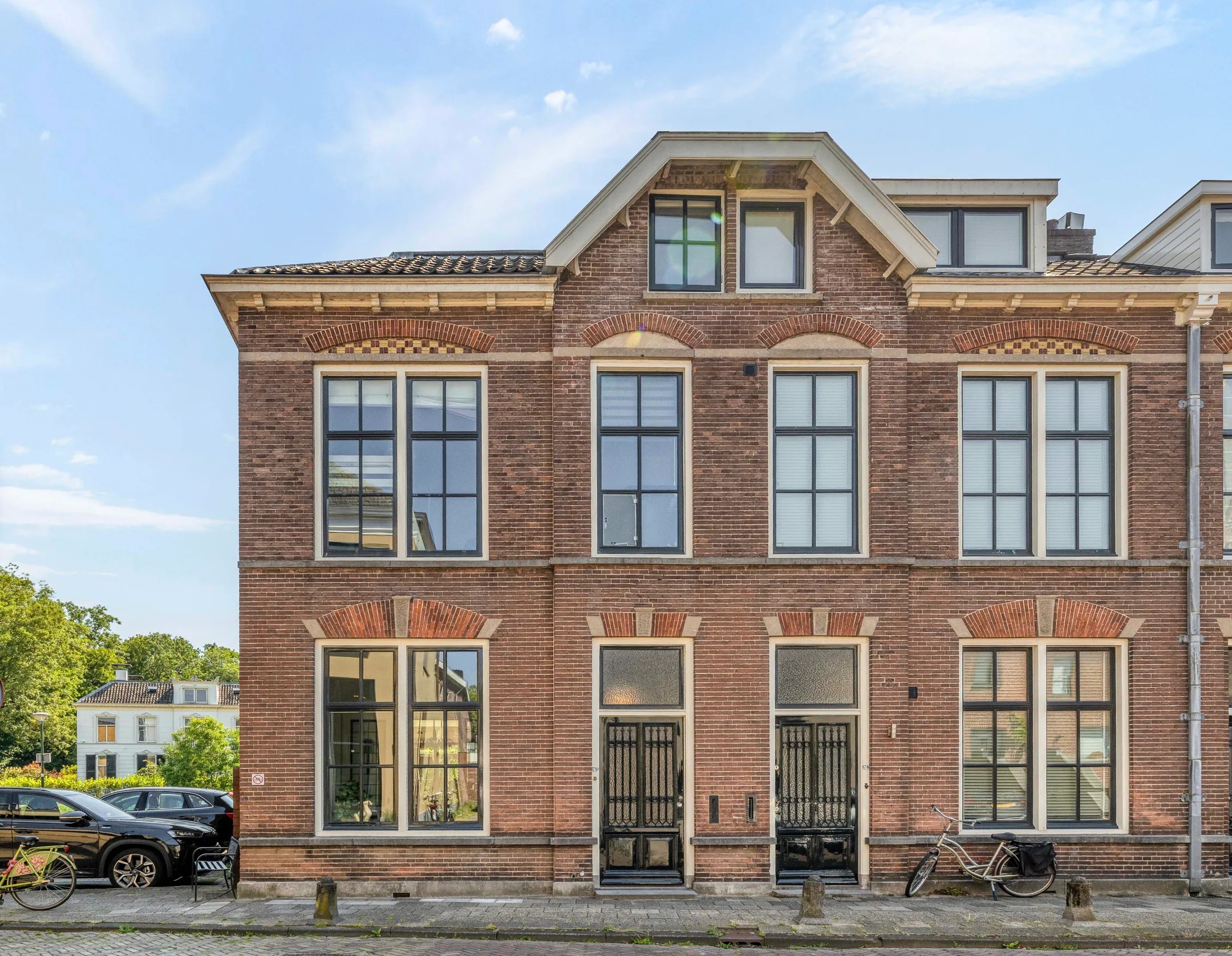 Hoekwoning Herenstraat 76 in Breukelen