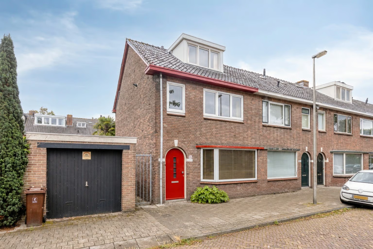 Hoekwoning Bernard de Waalstraat 30 in Utrecht