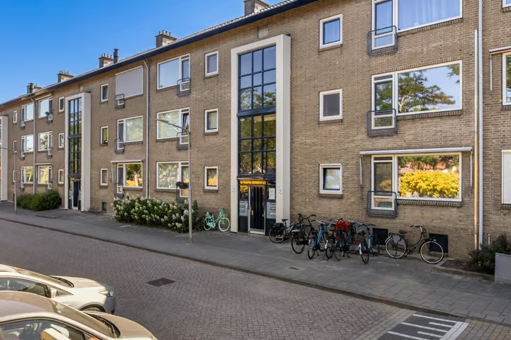 Portiekflat Hilmar J. de Haanstraat 19 c in Alblasserdam