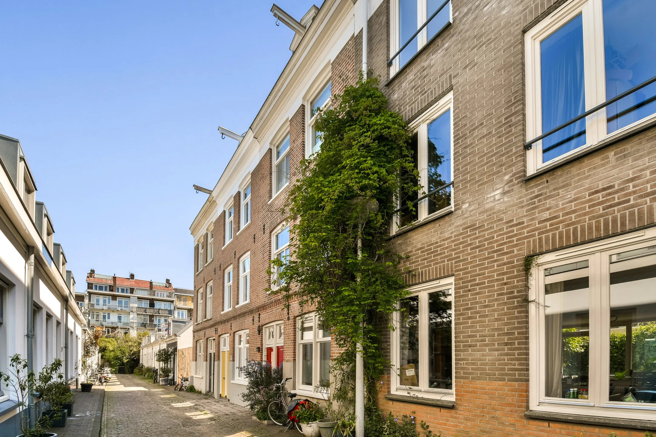 Tussenwoning Linnaeusdwarsstraat 22 in Amsterdam