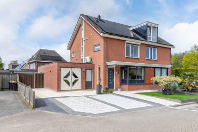 Eengezinswoning, 2-onder-1-kapwoning Struweel 23 in Tollebeek
