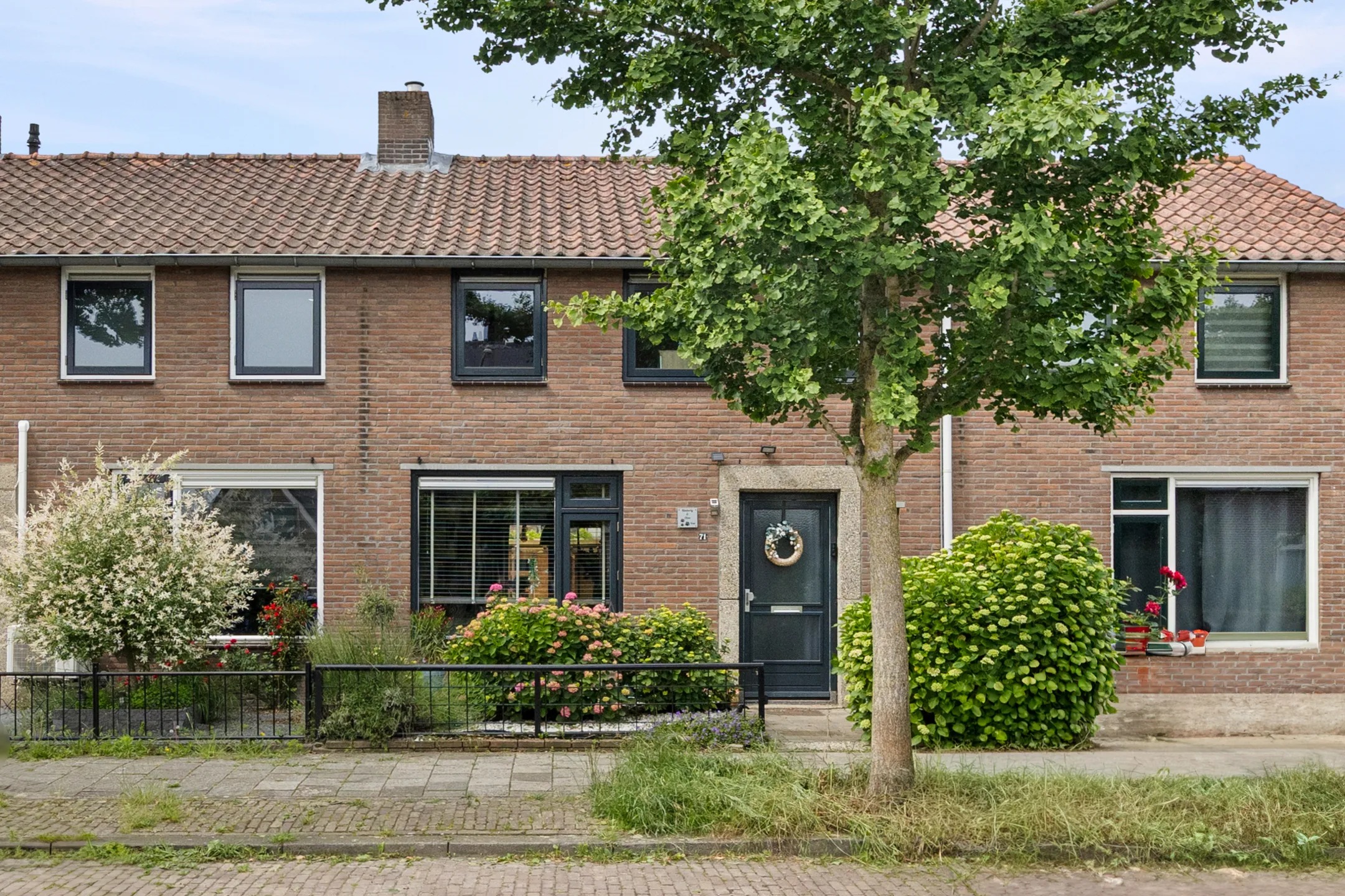 Tussenwoning Vriezeweg 71 in Deest