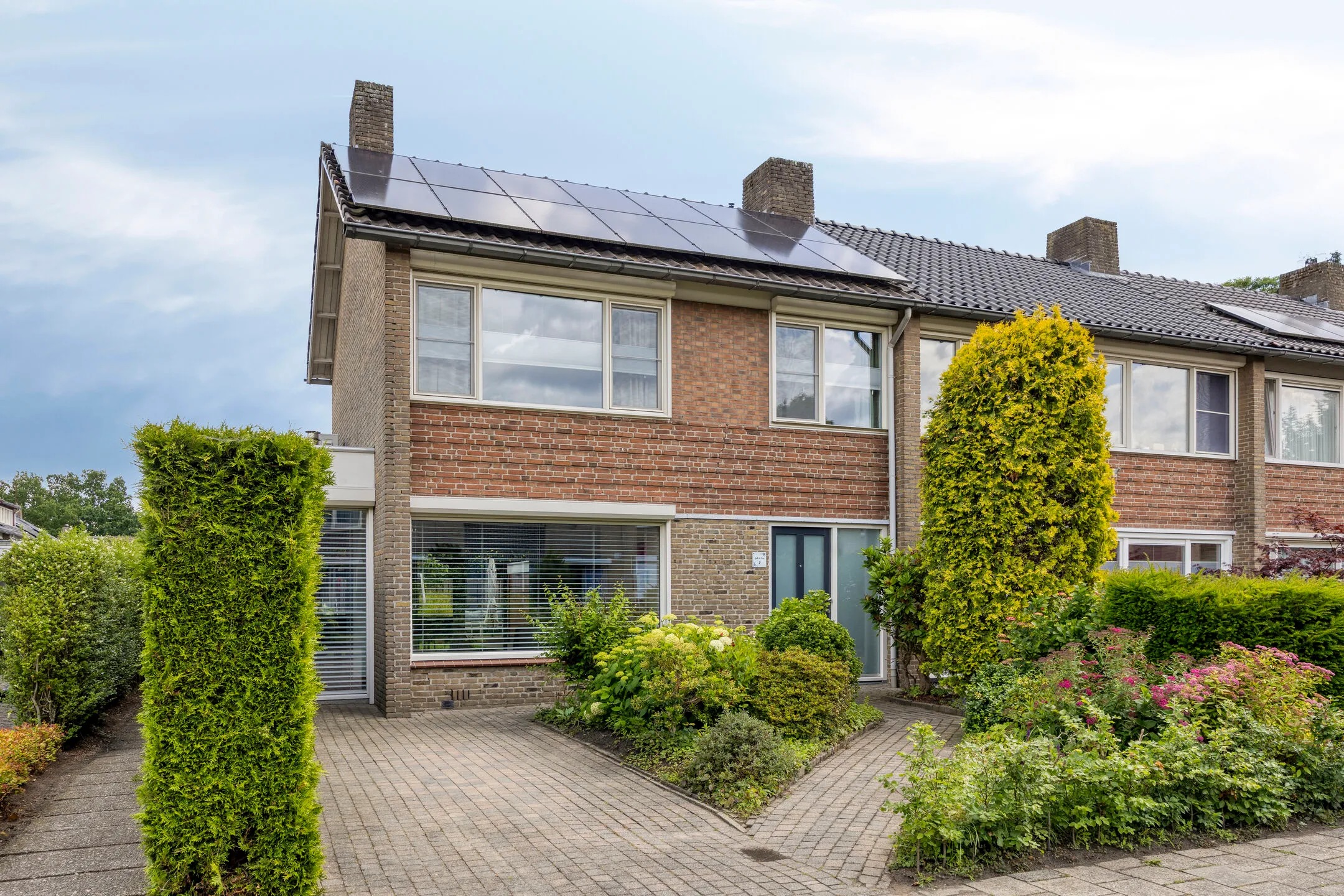 Hoekwoning Mimosastraat 2 in Maarheeze