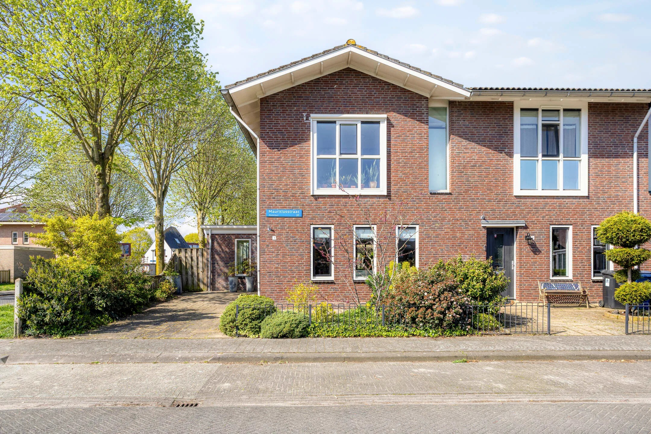 Hoekwoning Mauritiusstraat 1 in Almere