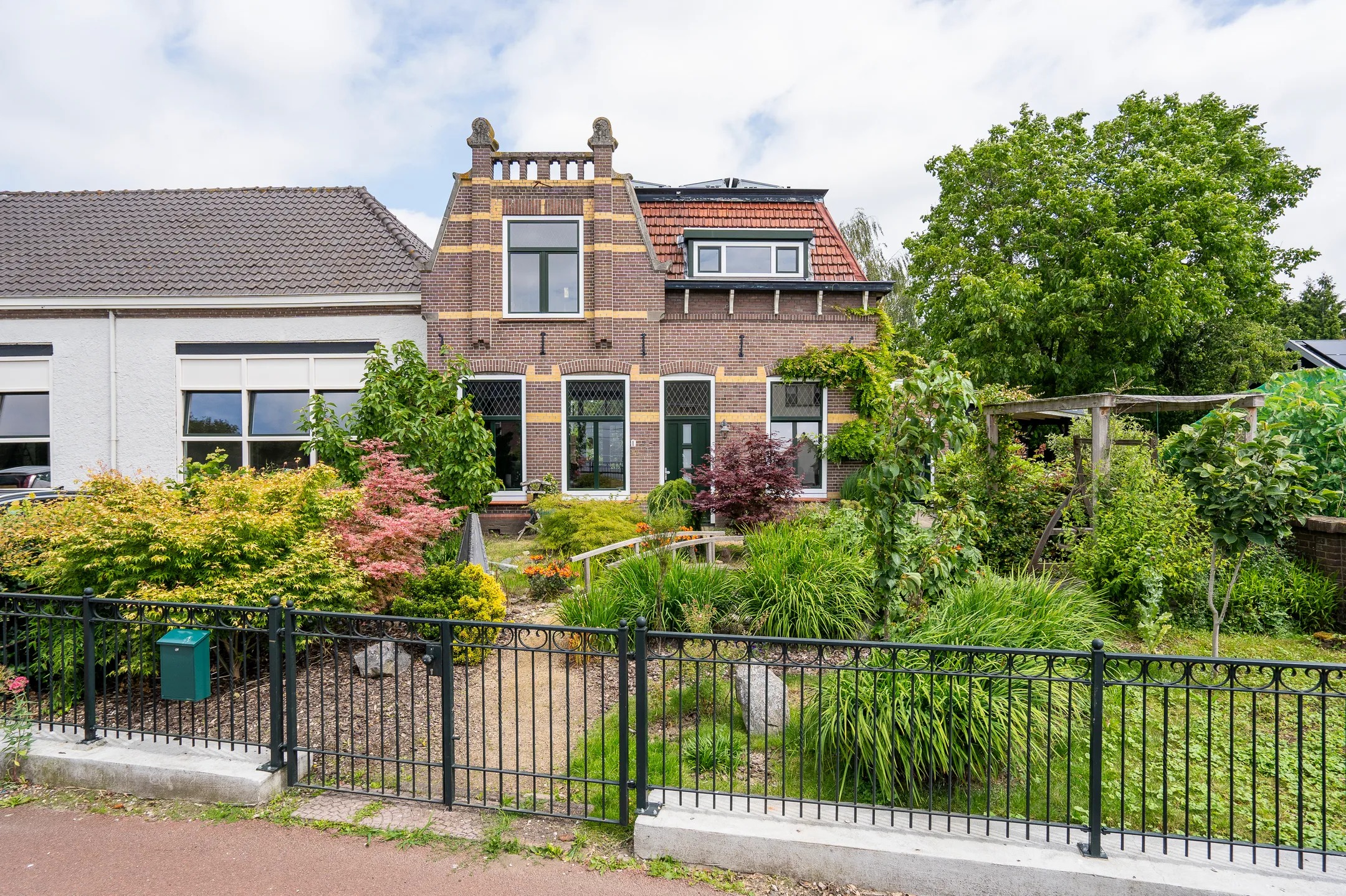 Halfvrijstaande woning Kerkweg 11 in Zijderveld