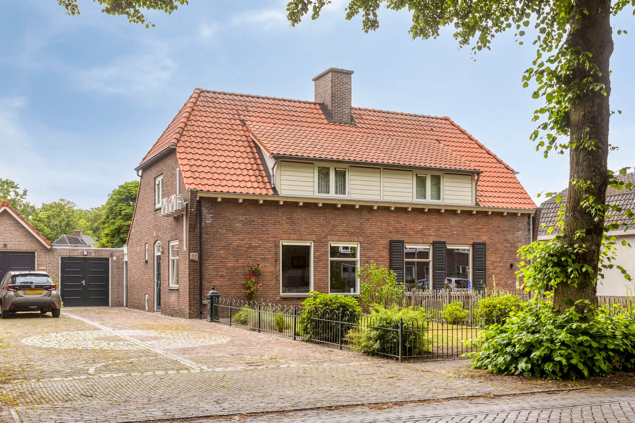 2-onder-1-kapwoning Dorpstraat 55 in Geffen