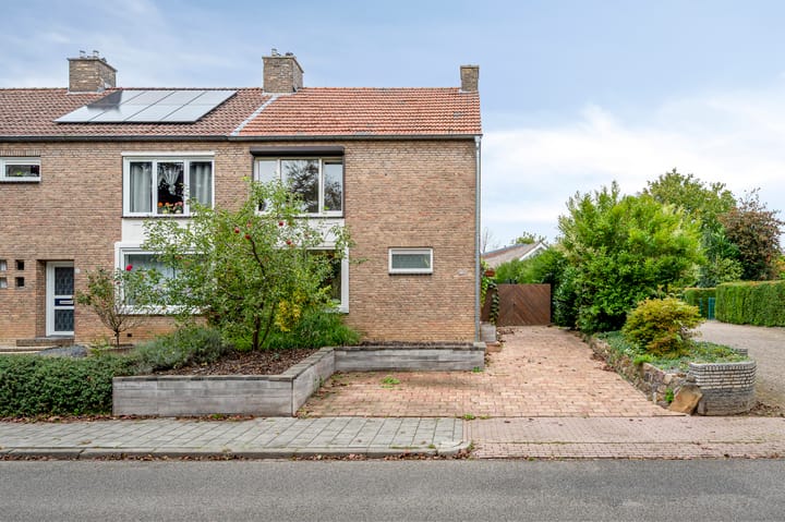 Hoekwoning Krijgershoek 32 in Beek