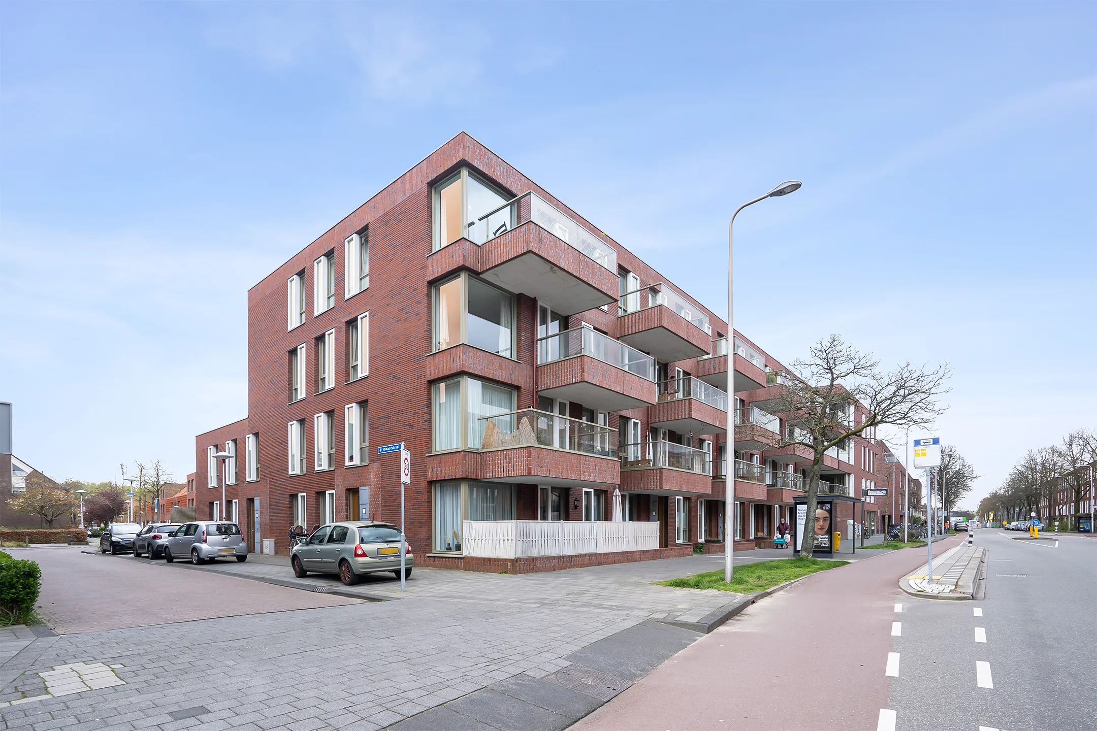 Galerijflat Laan van Chartroise 121 in Utrecht