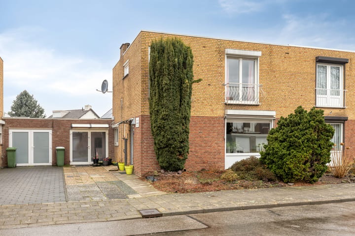Halfvrijstaande woning In de O 11 Maastricht