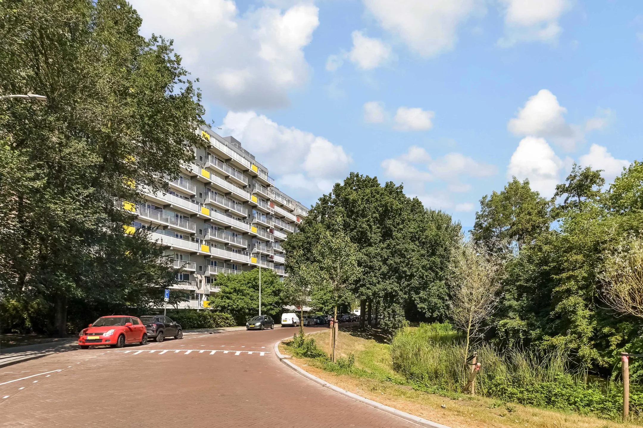 Portiekflat De Brink 284 in Den Haag