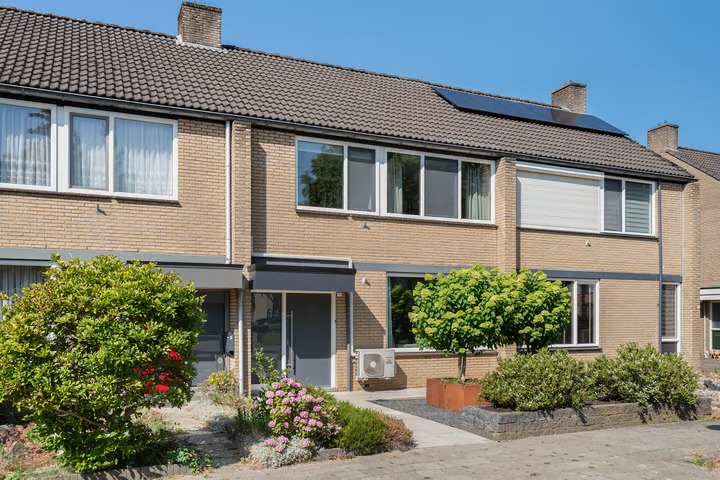 Tussenwoning van Eedenstraat 17 in Goor
