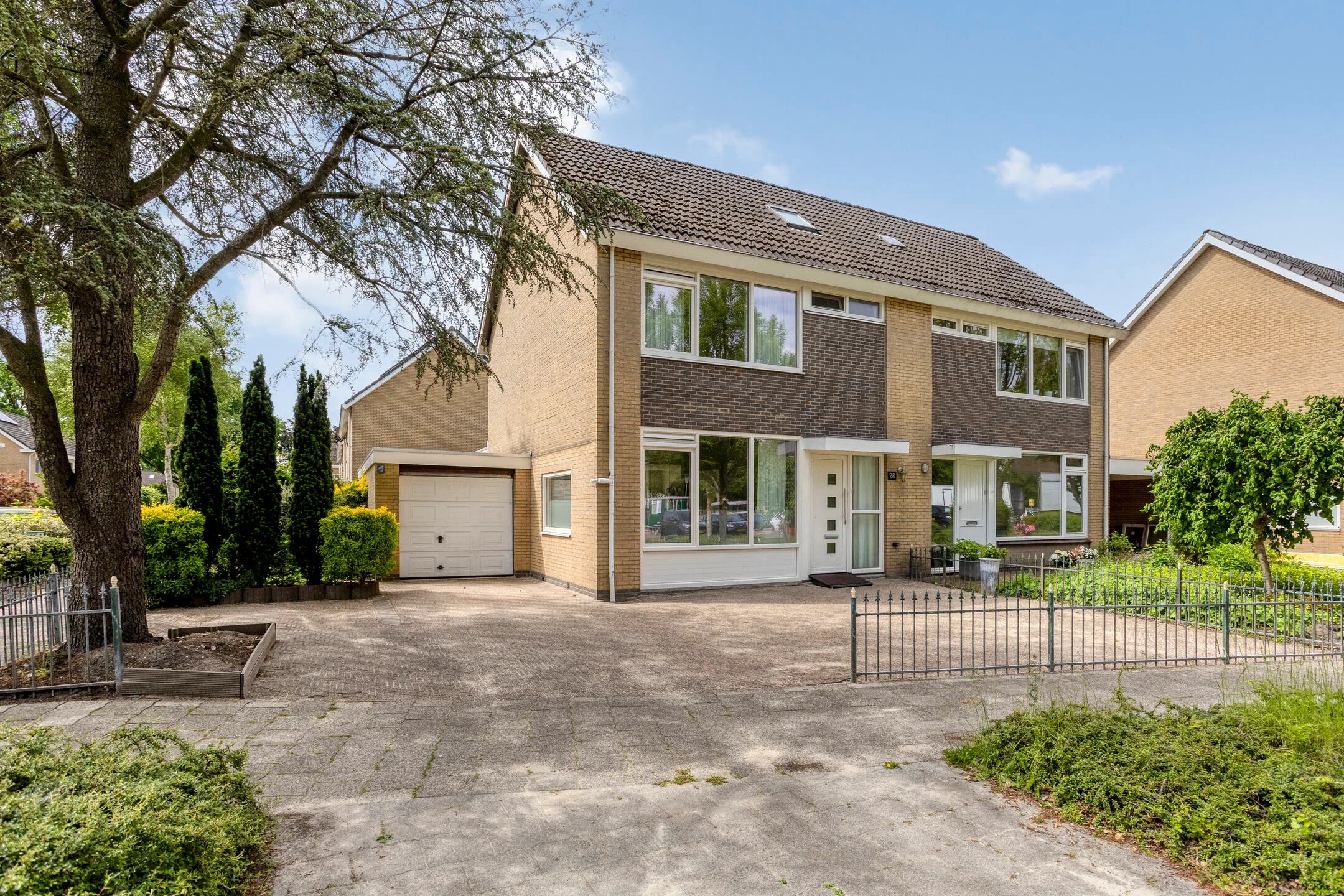 2-onder-1-kapwoning Groningenlaan 28 in Veendam