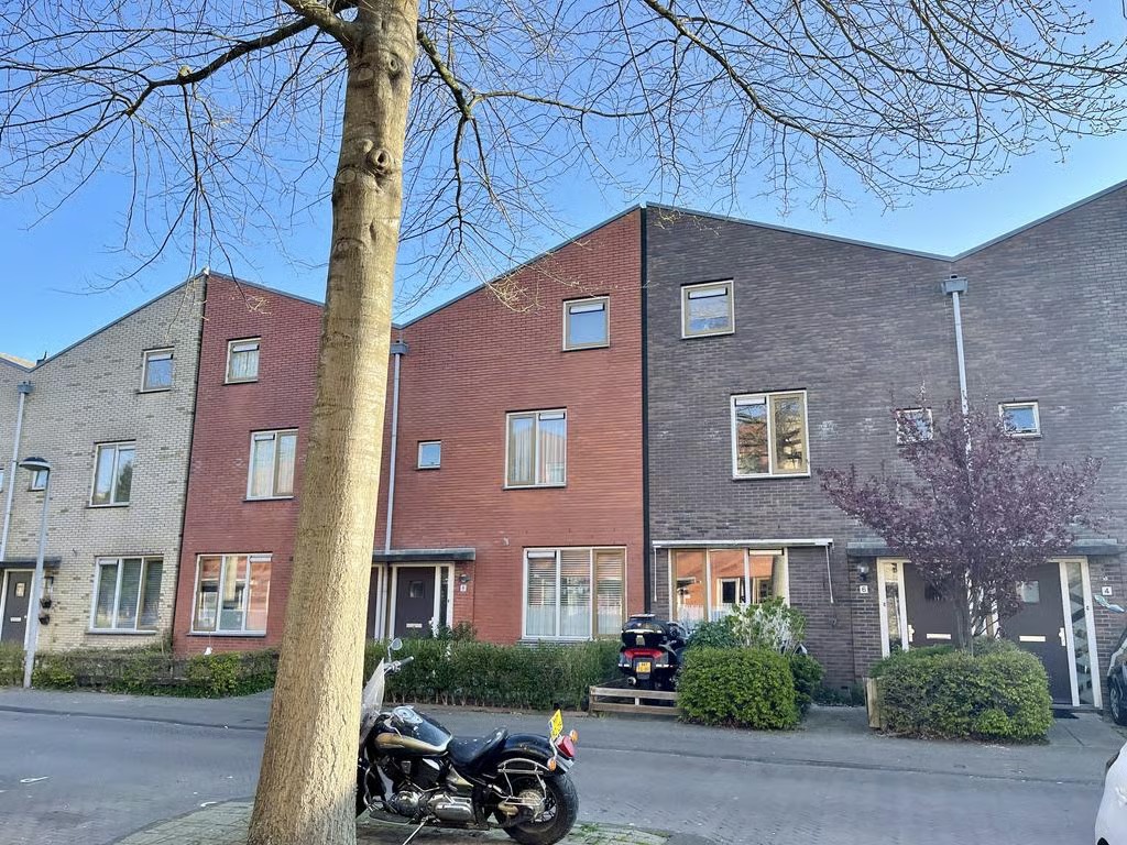 Tussenwoning Eidereendstraat 6 in Den Haag