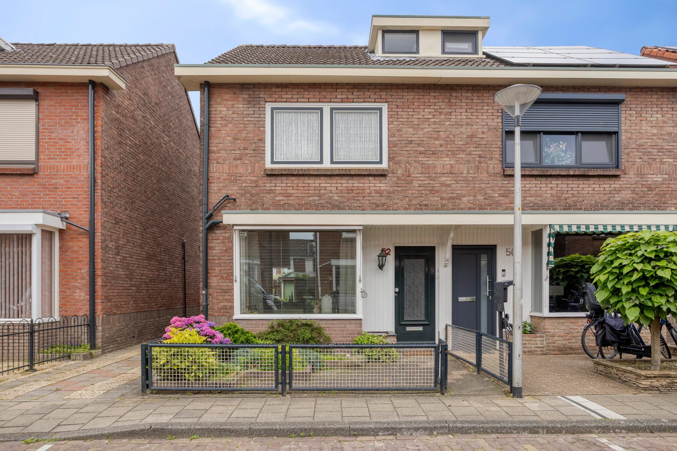 2-onder-1-kapwoning Esdoornstraat 52 in Enschede