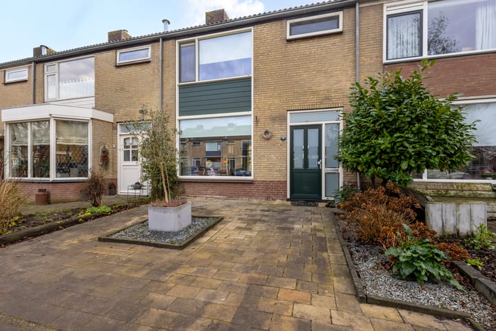 Tussenwoning van Brederodestraat 79 in Giessenburg