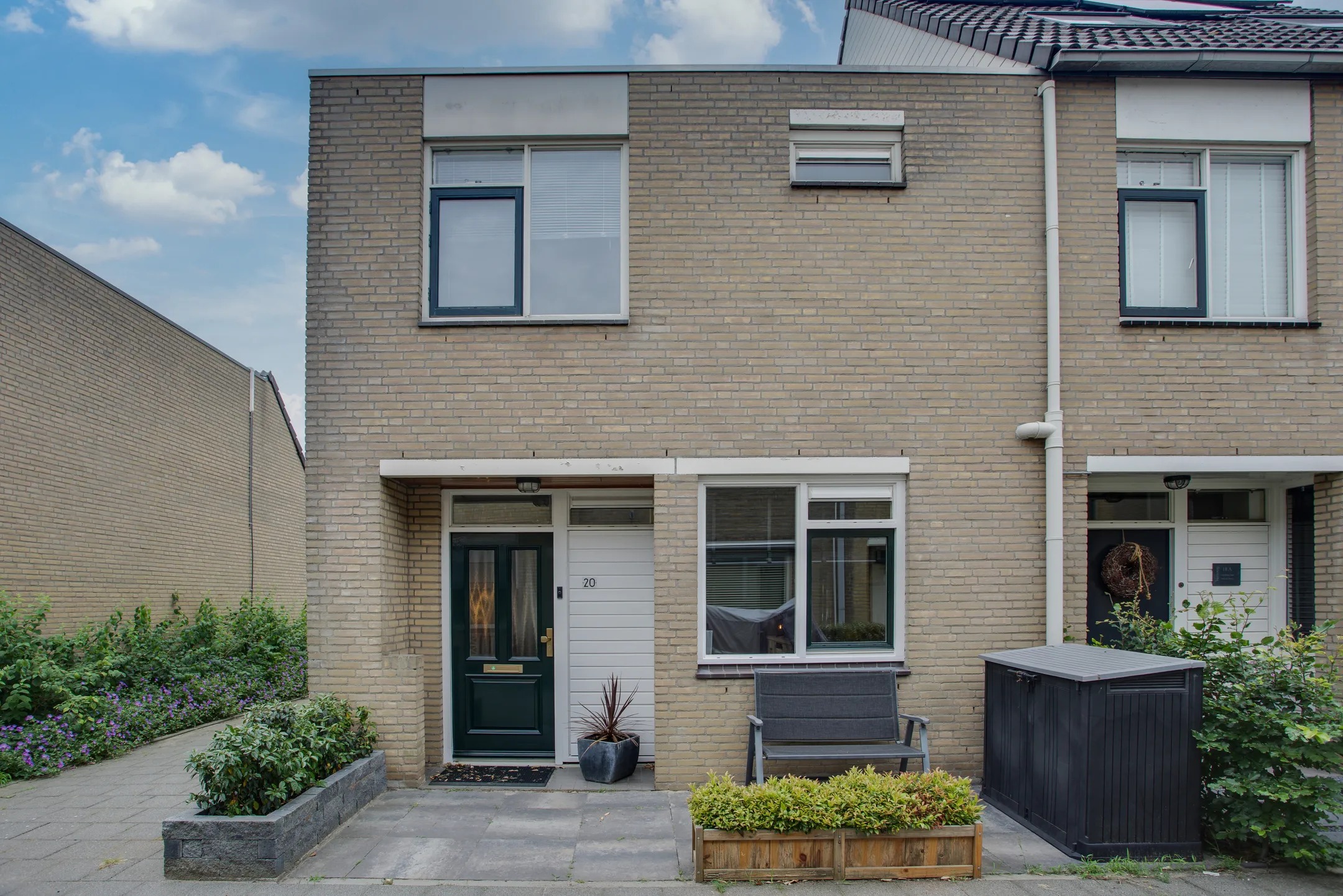 Hoekwoning Platanendreef 20 in Vlaardingen