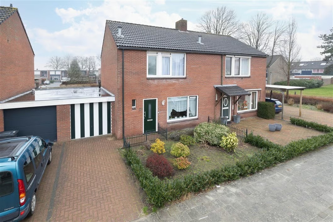 Geschakelde 2-onder-1-kapwoning Driemolenslaan 27 Muntendam