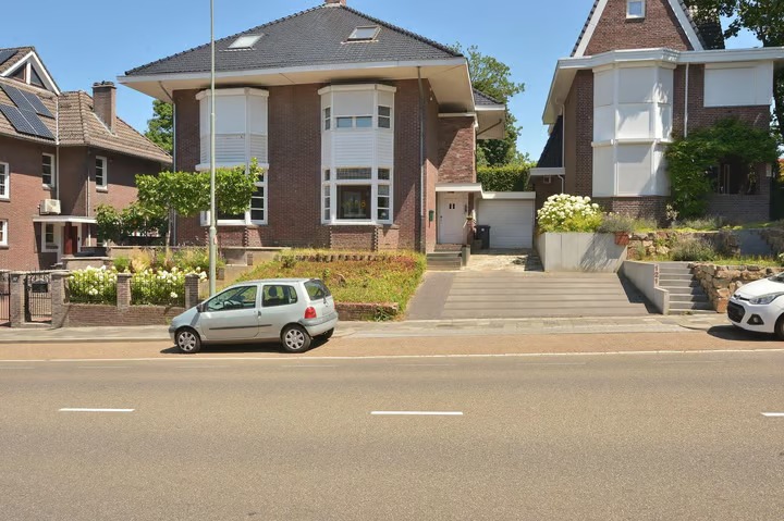2-onder-1-kapwoning Veldhofstraat 119 in Eygelshoven