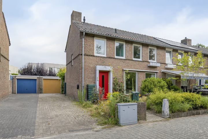 Hoekwoning Parallelweg 11 in Oirschot