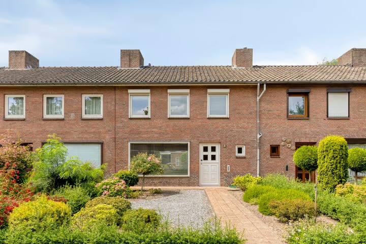 Tussenwoning Cameliastraat 8 in Son en Breugel