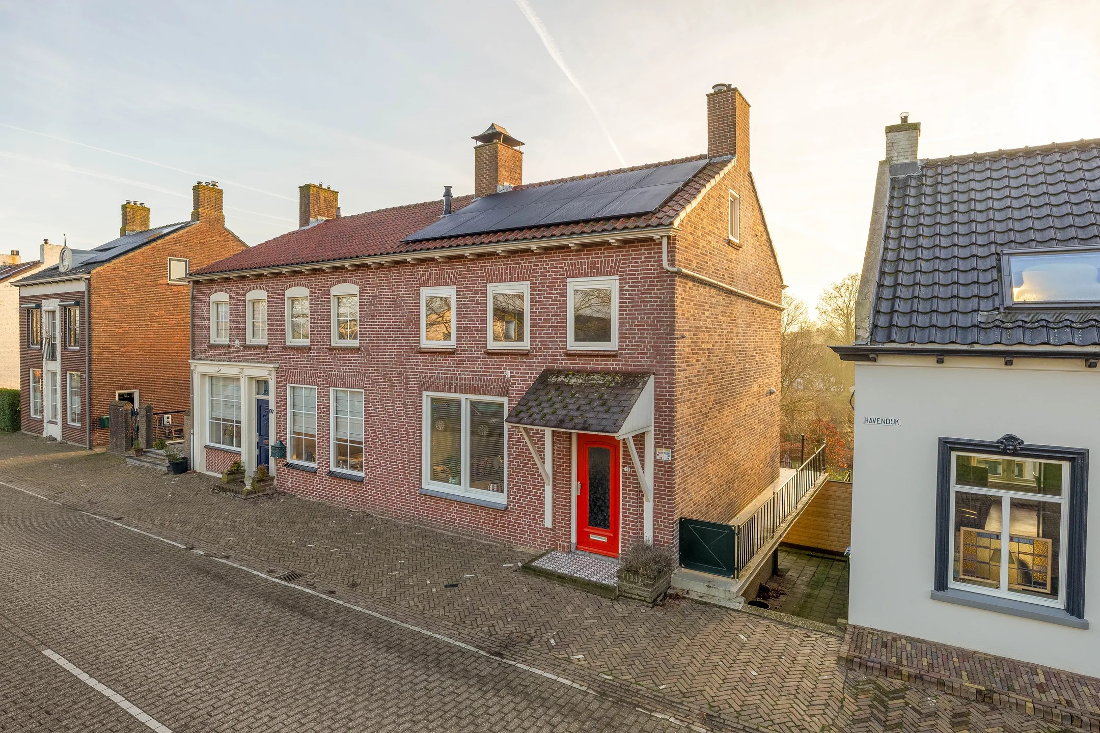2-onder-1-kapwoning (dijkwoning) Steenweg 109 in Moerdijk