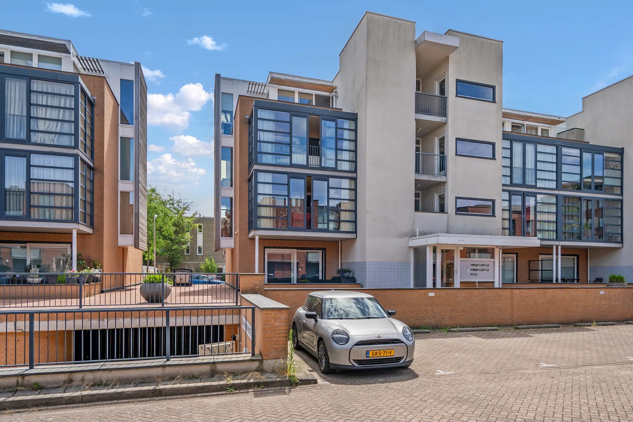 Portiekflat Machteld van Meterenlaan 37 in Delft