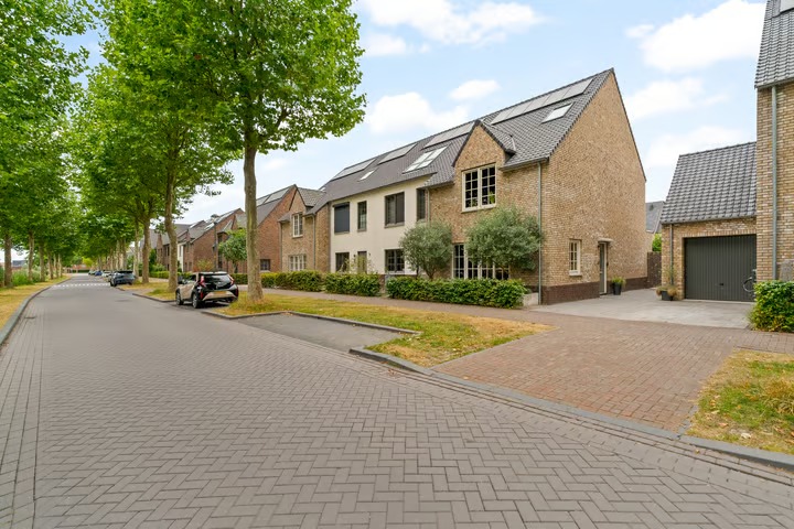 Hoekwoning Polderlaan 43 in Waddinxveen