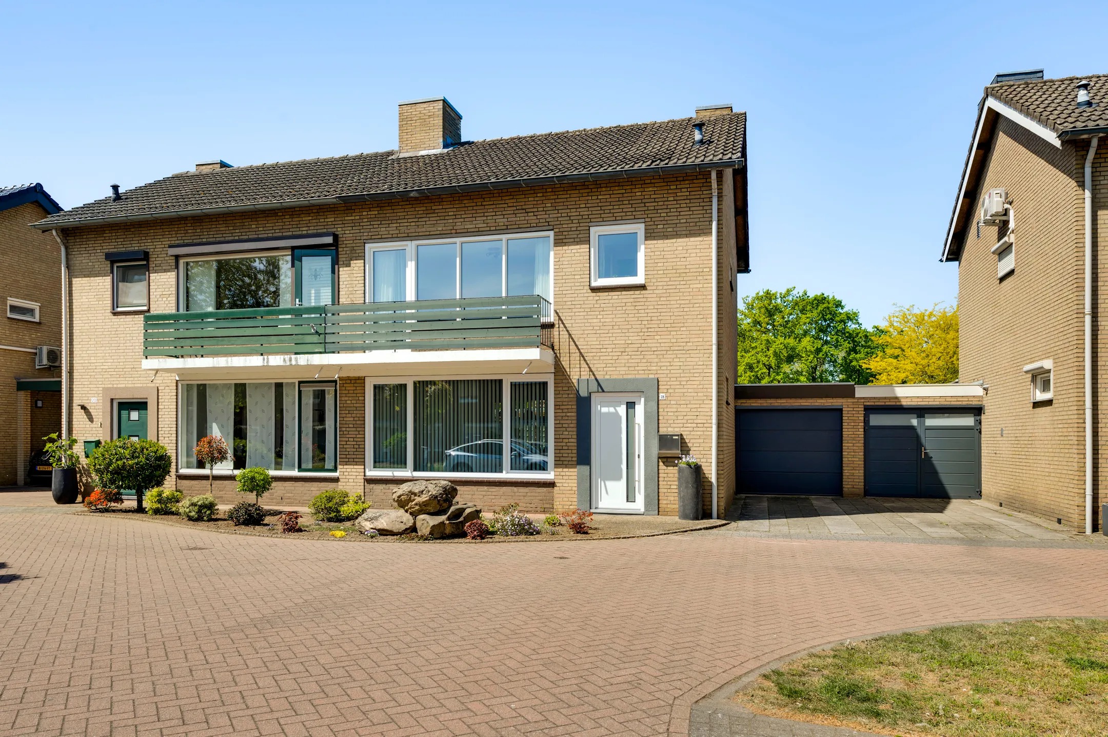 2-onder-1-kapwoning Gelreplein 18 in Linne
