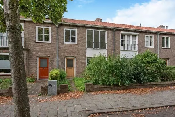 Tussenwoning Van Miereveltlaan 23 in Delft