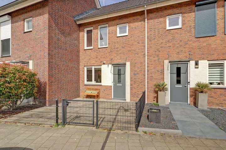 Tussenwoning Burgstraat 21 a in Giessen
