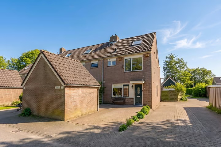 Hoekwoning Krommewoud 35 in Zwaag