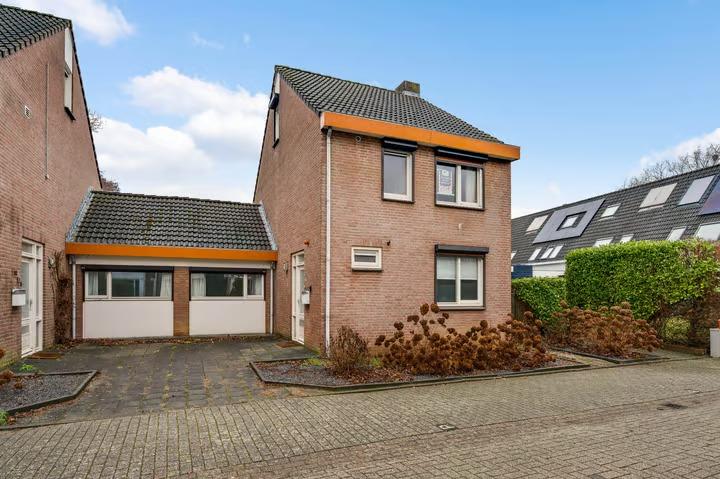 Geschakelde woning Ganzerikweerd 12 Maastricht