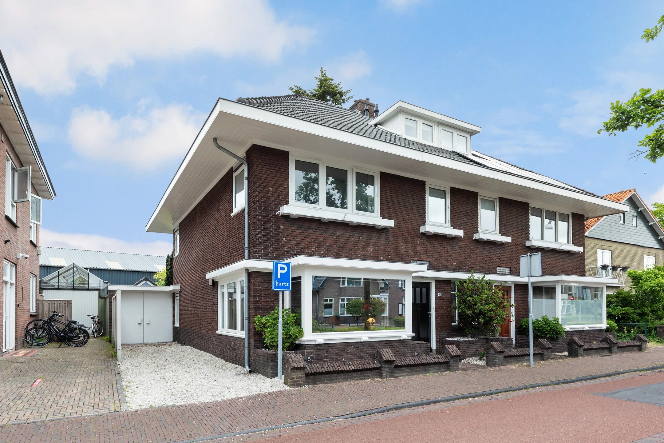 2-onder-1-kapwoning Deventerstraat 51 in Apeldoorn