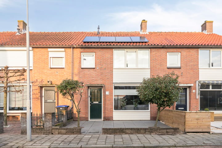 Tussenwoning Jacob van Oostzanenstraat 16 in Heemskerk