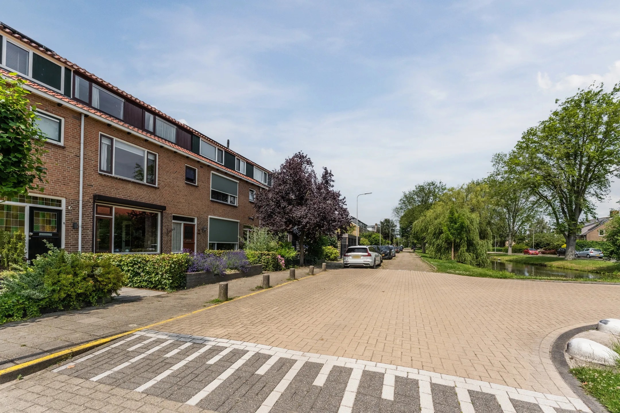 Tussenwoning Burg van Gentsingel 11 in Schipluiden