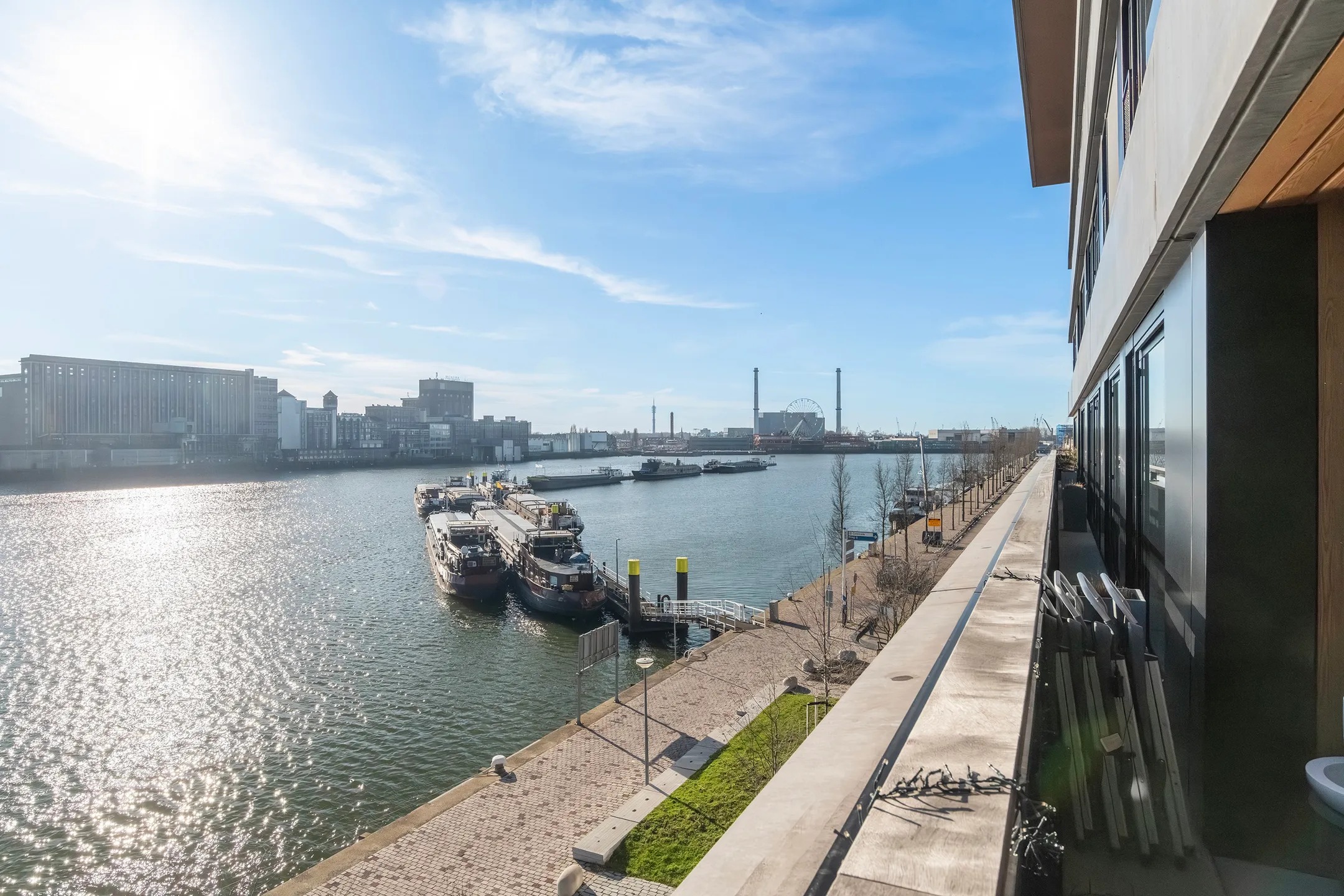 Portiekwoning Maashaven N.z. 865 in Rotterdam