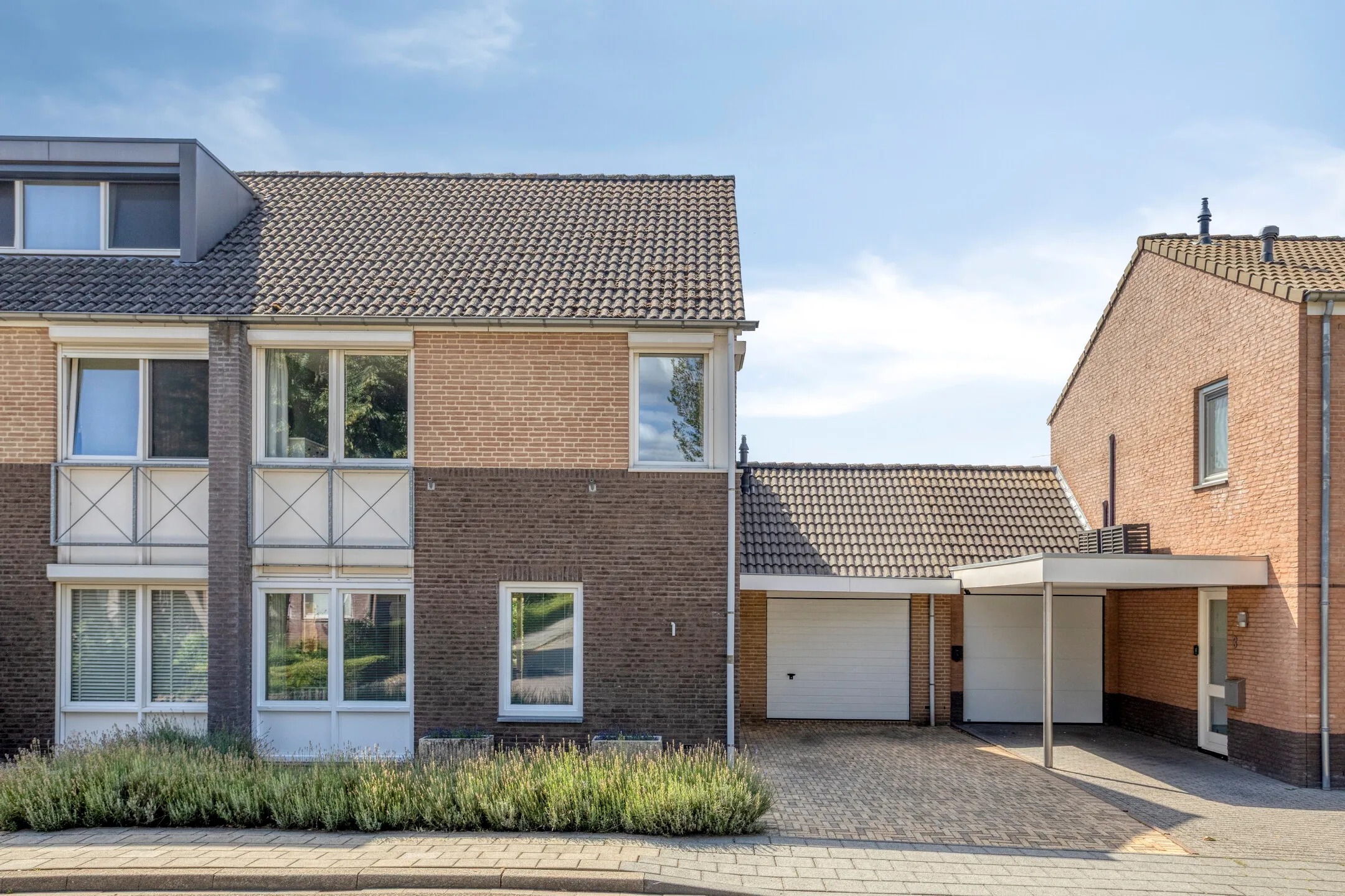 Geschakelde 2-onder-1-kapwoning Sint Lambertusstraat 1 in Mheer