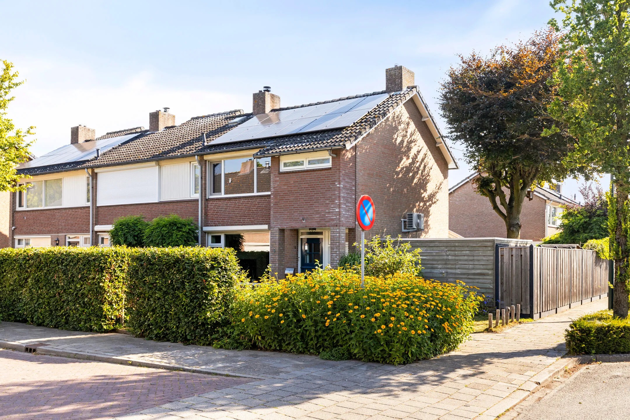 Hoekwoning Arthur van Schendelstraat 1 in Gemert