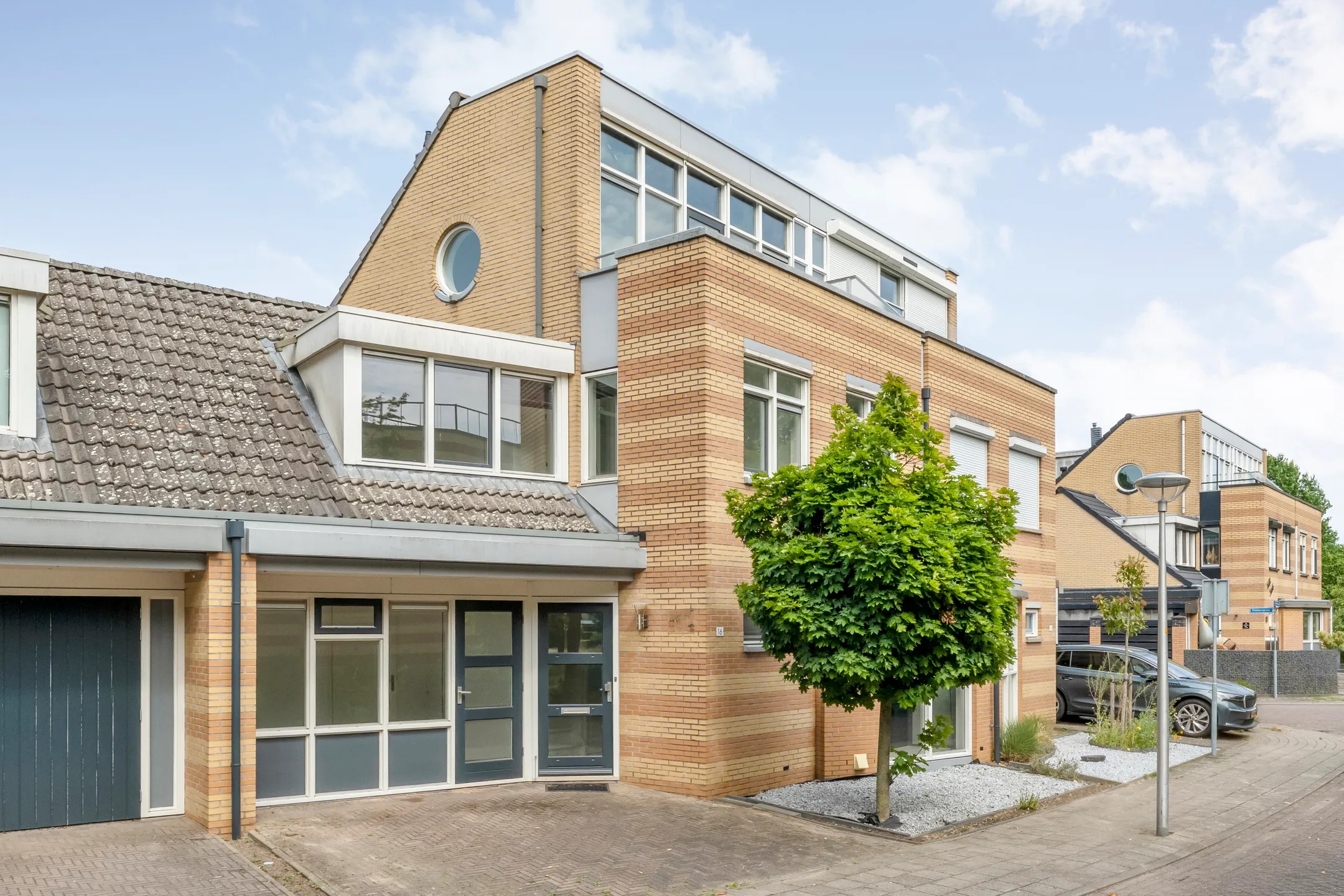 Geschakelde 2-onder-1-kapwoning Ridderspoor 16 in Haaksbergen