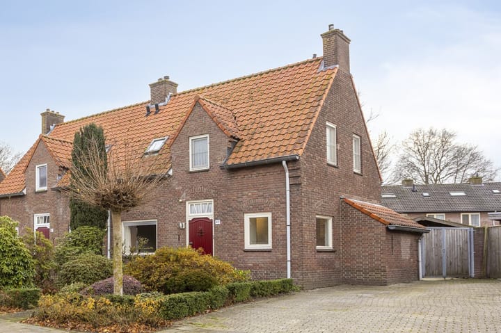 2-onder-1-kapwoning Pater Vogelsstraat 49 in Beek en Donk