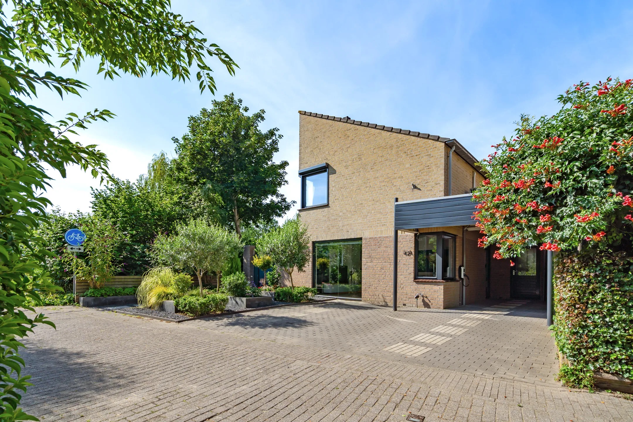 Vrijstaande woning (semi-bungalow) Veldmoeren 42 A in Breda