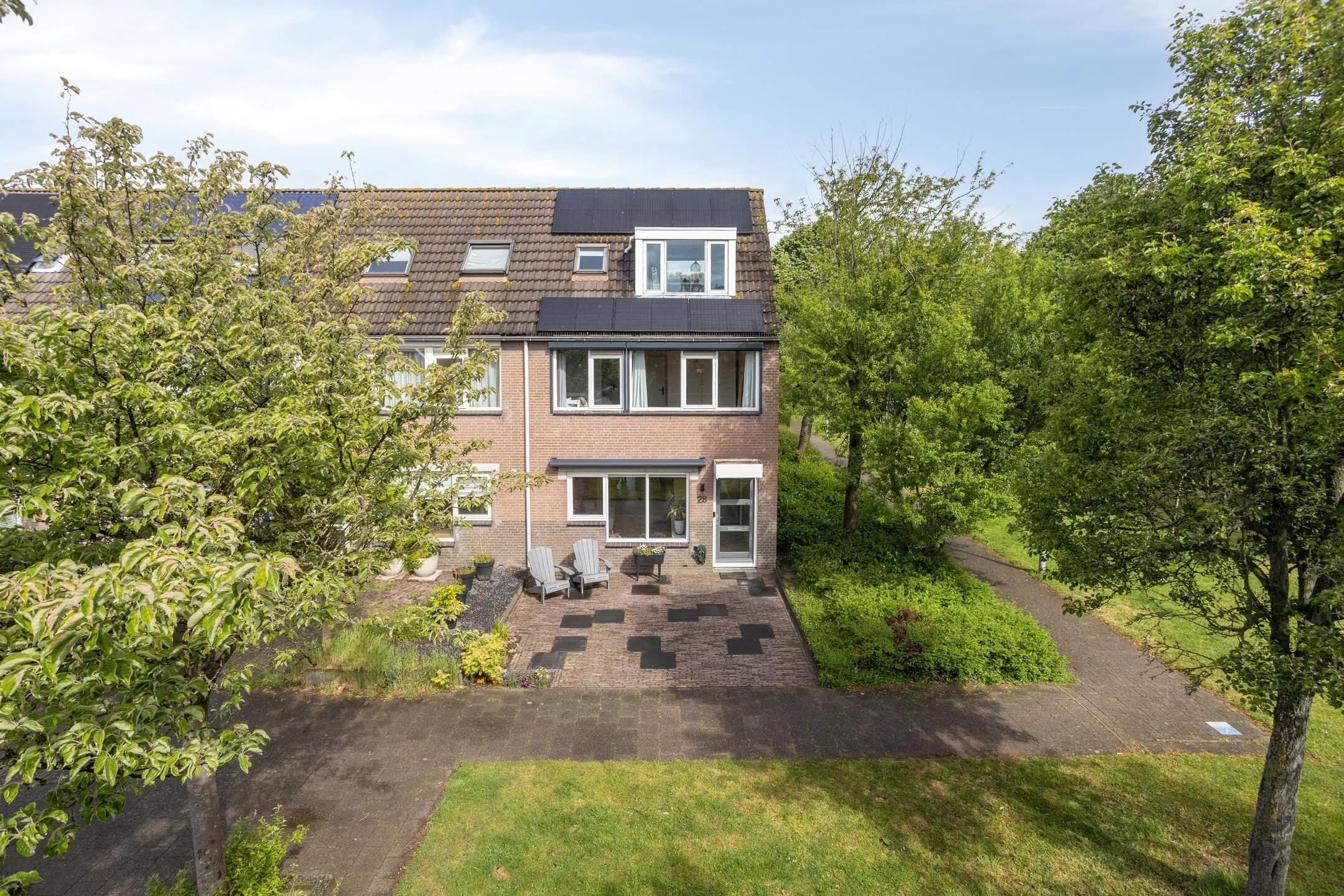 Hoekwoning Leverkruid 28 in Heemskerk