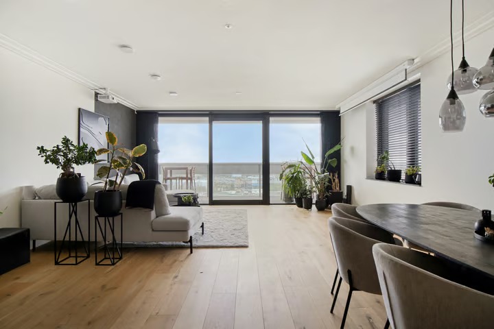 Bovenwoning Anna van Buerenplein 211 in Den Haag